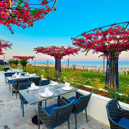 Resort Moevenpick Antalya 5*