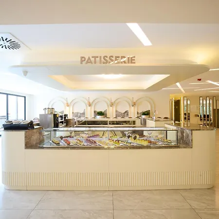 Semesteranläggning (resort) Moevenpick Antalya 5*