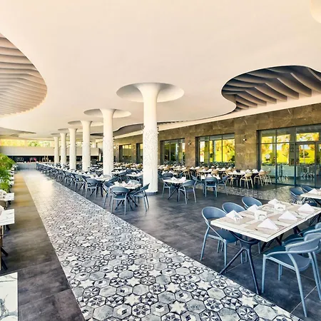 Курортный комплекс Moevenpick Antalya Текирова