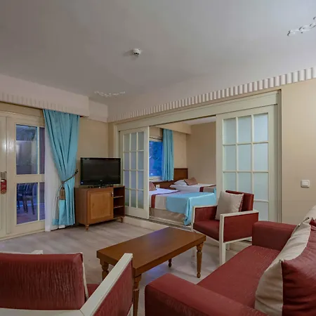 Rezort Moevenpick Tekirova 5*